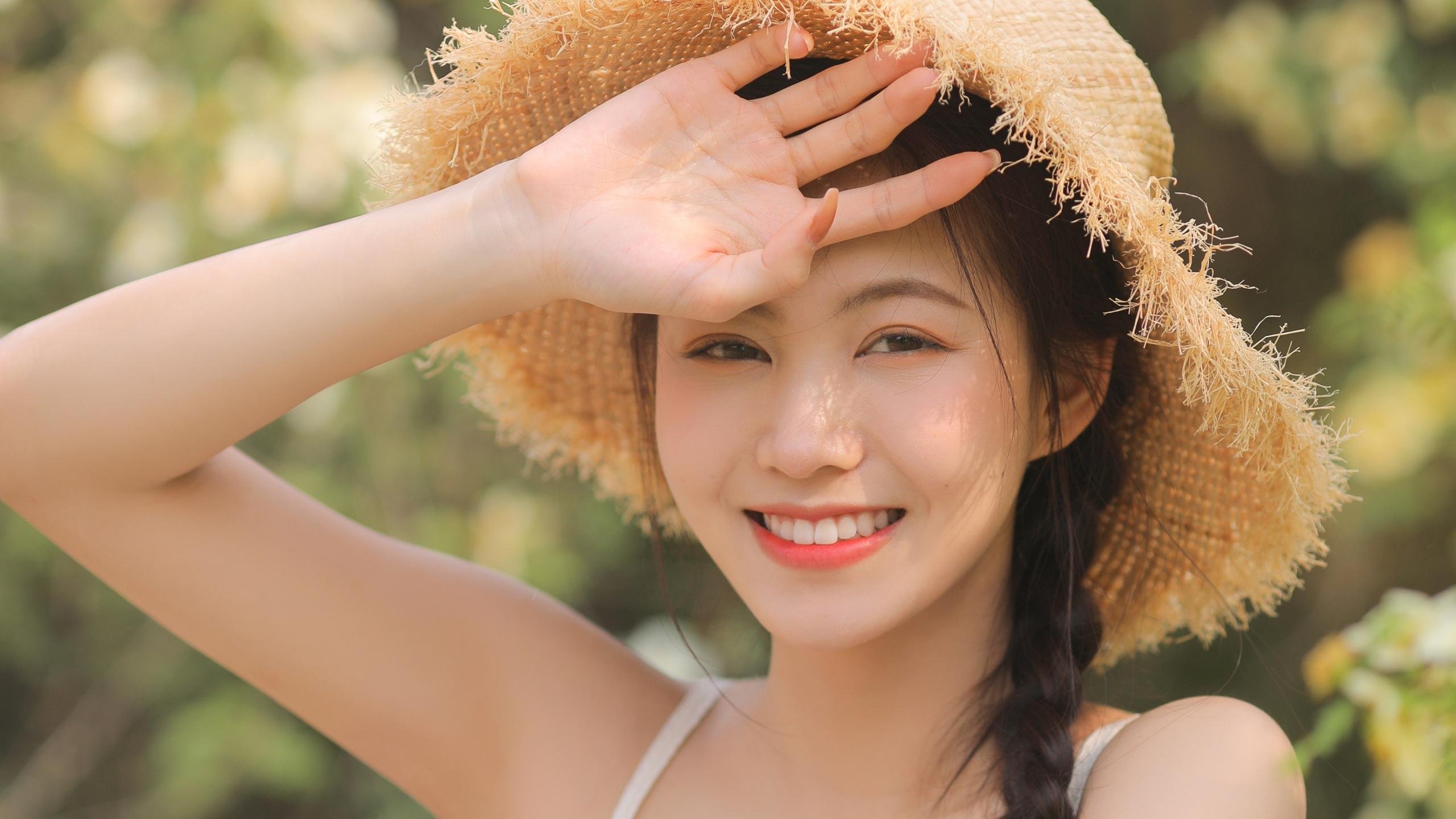 乌兰多蝶泳后程发力引关注