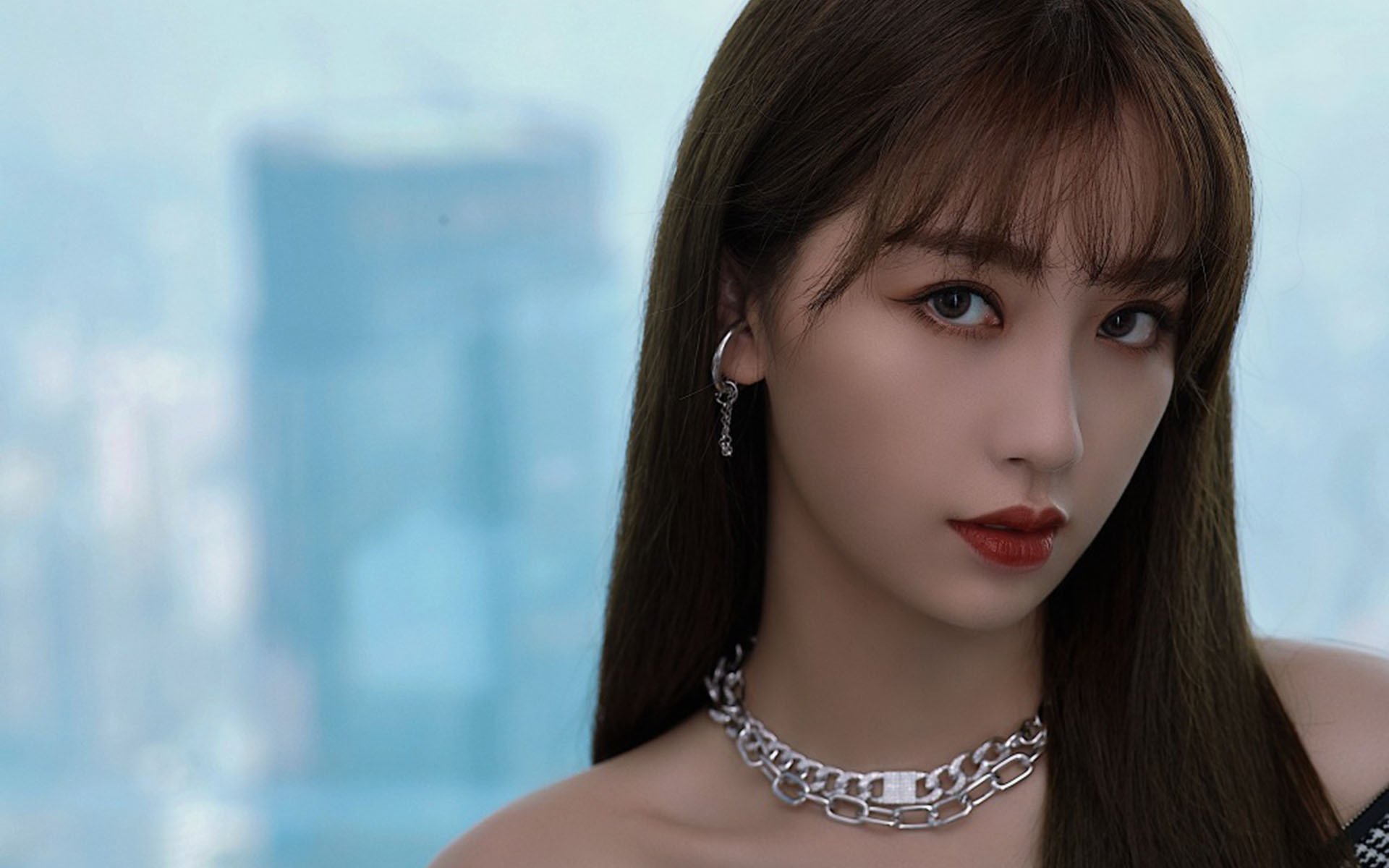 kaiyun开云入口平台-乔治左右开弓命中两记三分，乔治持球进攻能力